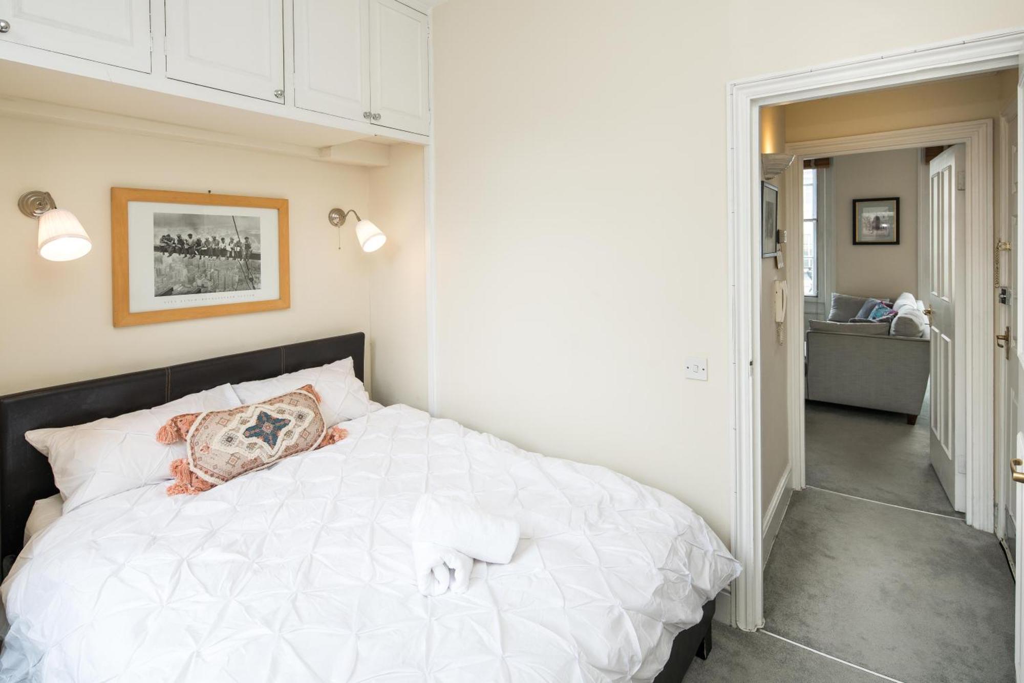 High-Ceiling Gorgerous Victorian Flat With Private Garden - 3 Mins To Hyde Park, Kensington Palace, 8 Mins Nottinghill, High Street Kensington Station London Exterior foto