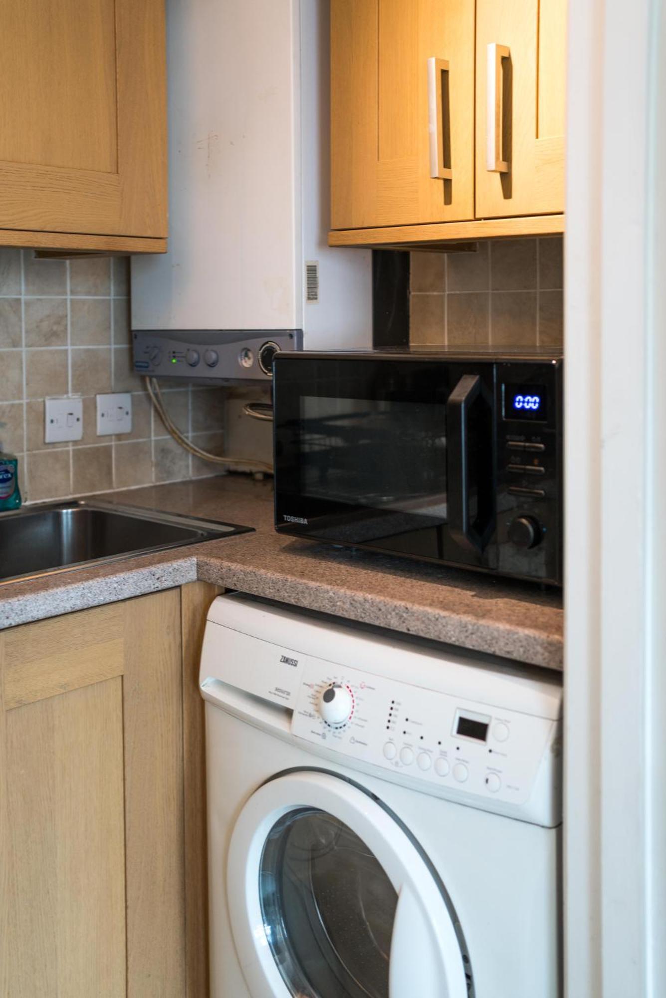 High-Ceiling Gorgerous Victorian Flat With Private Garden - 3 Mins To Hyde Park, Kensington Palace, 8 Mins Nottinghill, High Street Kensington Station London Exterior foto